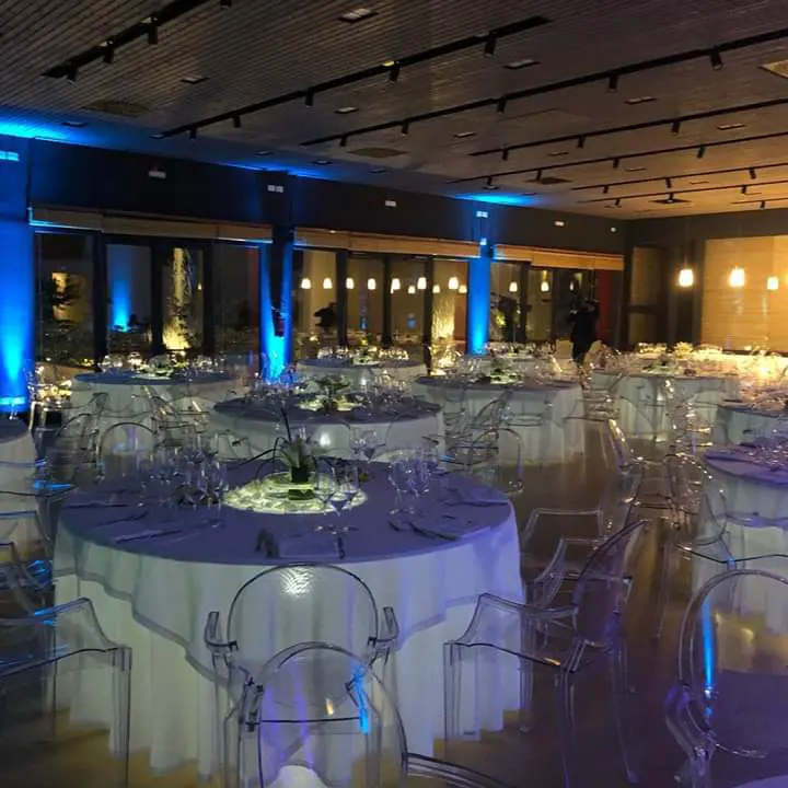 Tavolo rotondo luminoso diam. cm 180 h (75)